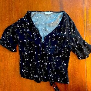 Black Floral Crop Top with sleeve